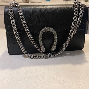 Authentic medium Gucci Dionysus bag comes with dust bag
